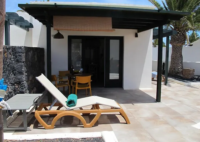 Goa Pool View, Playa Roca Sea Front Access - Free Ac - Wifi קוסטה טגוויסה