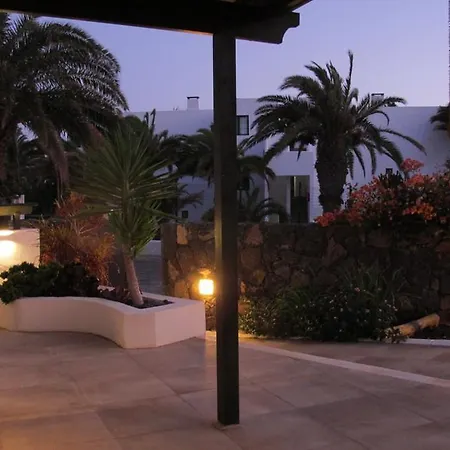 شقة Goa Pool View, Playa Roca Sea Front Access - Free Ac - Wifi