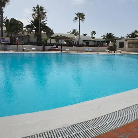 شقة Goa Pool View, Playa Roca Sea Front Access - Free Ac - Wifi *
