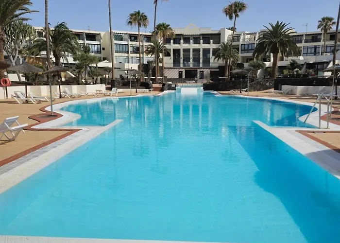 Goa Pool View, Playa Roca Sea Front Access - Free Ac - Wifi Lejlighed *