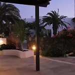 شقة Goa Pool View, Playa Roca Sea Front Access - Free Ac - Wifi