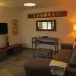 Goa Pool View, Playa Roca Sea Front Access - Free Ac - Wifi شقة